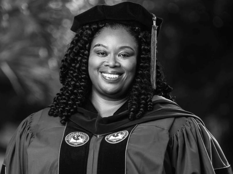 Dr Renee Smith